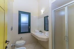 1 Ala Birdi Cottage 150m From The Beach