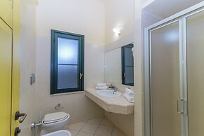 15 Ala Birdi Cottage 150m From The Beach