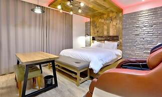 Hotel Yeogieutte Dongdaegu