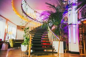 Hessenland Hotel by Stay Awesome