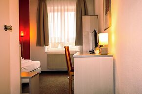 Hessenland Hotel by Stay Awesome