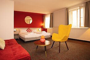 Hessenland Hotel by Stay Awesome