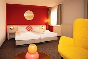 Hessenland Hotel by Stay Awesome