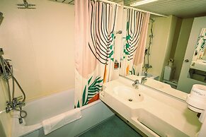 Hessenland Hotel by Stay Awesome