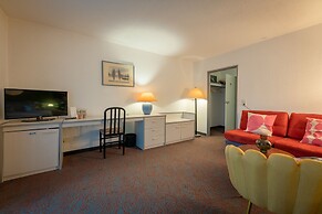 Hessenland Hotel by Stay Awesome