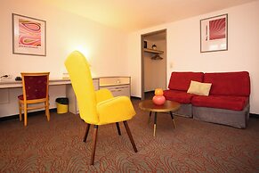 Hessenland Hotel by Stay Awesome