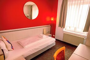 Hessenland Hotel by Stay Awesome