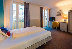 Hessenland Hotel by Stay Awesome