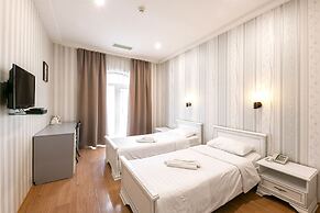 Granada Hotel and Restaurant