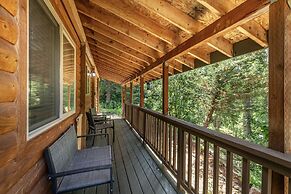 Raven Haven Lodge 2 Bedroom Home by RedAwning