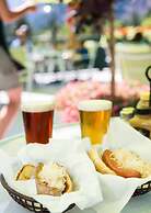 Raven Haven Lodge 2 Bedroom Home by RedAwning