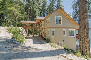 Lazy Bear Lodge 3 Bedroom Home by NW Comfy Cabins by RedAwning