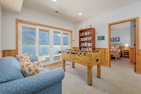 Lazy Bear Lodge 3 Bedroom Home by NW Comfy Cabins by RedAwning