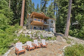 Lazy Bear Lodge 3 Bedroom Home by NW Comfy Cabins by RedAwning