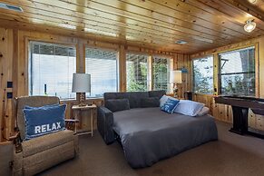 All About The Lake 4 Bedroom Home by NW Comfy Cabins by RedAwning