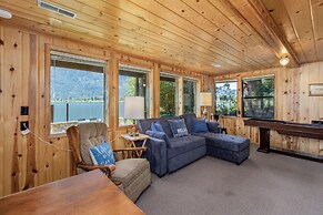 All About The Lake 4 Bedroom Home by NW Comfy Cabins by RedAwning