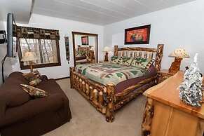 Cozy Seven Springs 1 Bedroom Condo with private deck 1 Condo by RedAwn