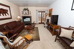 Cozy Seven Springs 1 Bedroom Deluxe Condo with Private Deck by RedAwni
