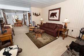 Cozy Seven Springs 1 Bedroom Deluxe Condo with Private Deck by RedAwni