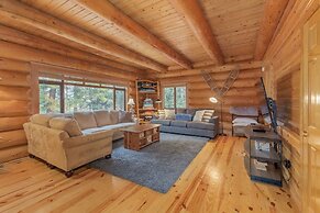 Soaring Pines Lodge 1 Bedroom Home by NW Comfy Cabins by RedAwning