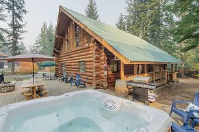 Soaring Pines Lodge 1 Bedroom Home by NW Comfy Cabins by RedAwning