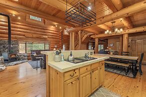 Soaring Pines Lodge 1 Bedroom Home by NW Comfy Cabins by RedAwning
