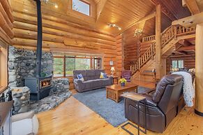 Soaring Pines Lodge 1 Bedroom Home by NW Comfy Cabins by RedAwning