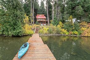 Alpine Lake Escape On Fish Lake 3 Bedroom Home by NW Comfy Cabins by R