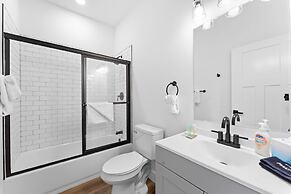 Majestic On Tablerock 5 Bedroom Home by RedAwning