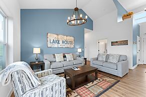 Majestic On Tablerock 5 Bedroom Home by RedAwning