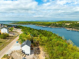 Majestic On Tablerock 5 Bedroom Home by RedAwning