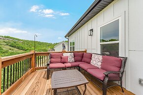 Majestic On Tablerock 5 Bedroom Home by RedAwning