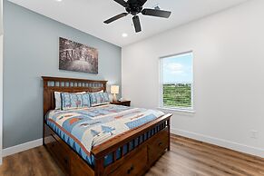 Majestic On Tablerock 5 Bedroom Home by RedAwning