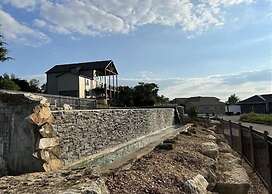 Majestic On Tablerock 5 Bedroom Home by RedAwning