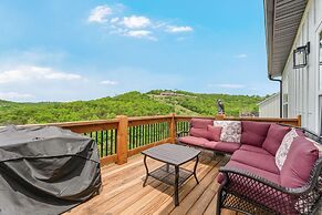 Majestic On Tablerock 5 Bedroom Home by RedAwning