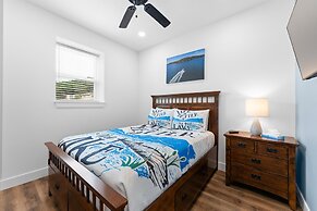 Majestic On Tablerock 5 Bedroom Home by RedAwning