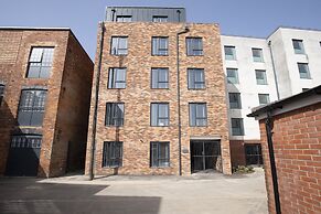 Elliot Oliver - Chic 2 Bedroom Town Centre Apartment