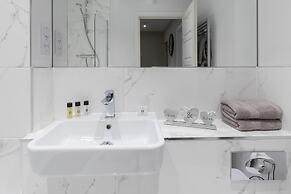 Elliot Oliver - Chic 2 Bedroom Town Centre Apartment