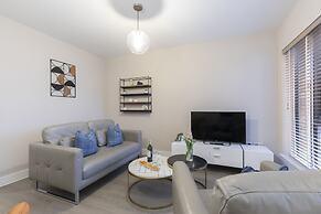 Elliot Oliver - Chic 2 Bedroom Town Centre Apartment