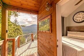 Das Tree Haus 1 Bedroom Home by NW Comfy Cabins by RedAwning