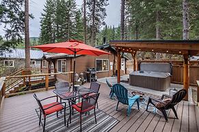 A Peace Of Pine 2 Bedroom Home by NW Comfy Cabins by RedAwning
