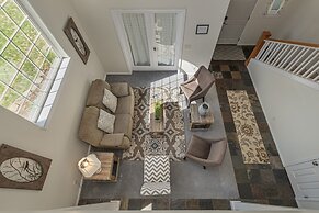 All Seasons Getaway 4 Bedroom Home by NW Comfy Cabins by RedAwning