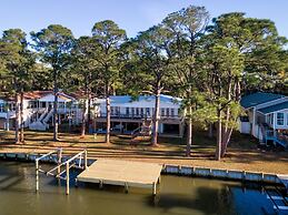 Bayfront Bungalow - 1426 Cadillac 3 Bedroom Home by Redawning