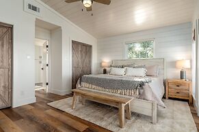 Bayfront Bungalow - 1426 Cadillac 3 Bedroom Home by Redawning