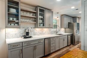 Bayfront Bungalow - 1426 Cadillac 3 Bedroom Home by Redawning