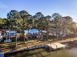 Bayfront Bungalow - 1426 Cadillac 3 Bedroom Home by Redawning