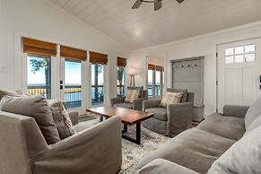 Bayfront Bungalow - 1426 Cadillac 3 Bedroom Home by Redawning