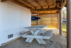 Bayfront Bungalow - 1426 Cadillac 3 Bedroom Home by Redawning