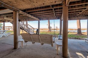 Bayfront Bungalow - 1426 Cadillac 3 Bedroom Home by Redawning