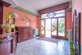 Palace Hotel Domus Mea